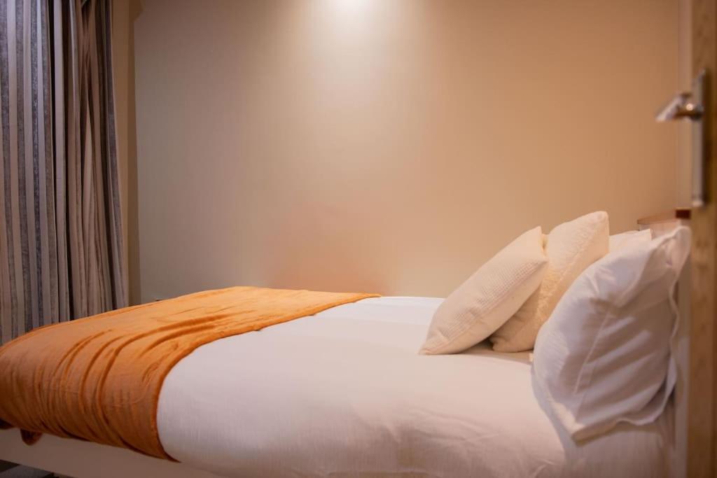 Oikoshomes Three Bedroom Flat In Londra Esterno foto