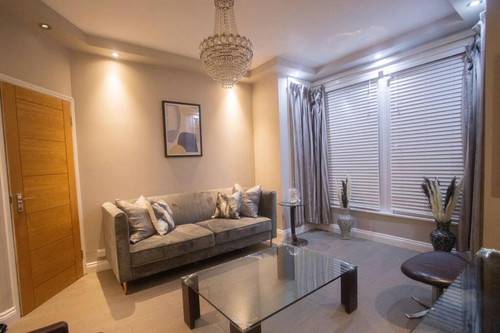 Oikoshomes Three Bedroom Flat In Londra Esterno foto