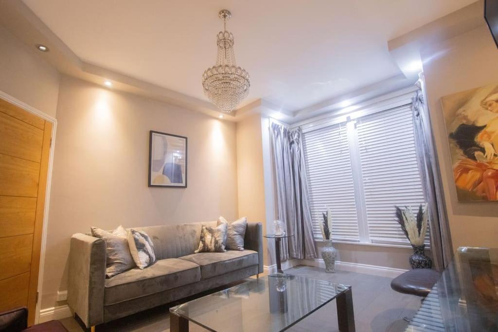 Oikoshomes Three Bedroom Flat In Londra Esterno foto