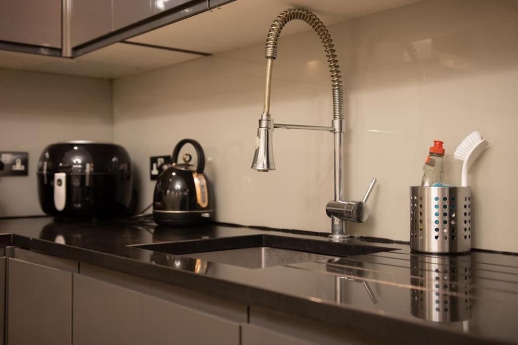 Oikoshomes Three Bedroom Flat In Londra Esterno foto