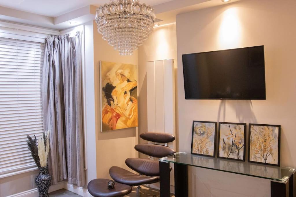 Oikoshomes Three Bedroom Flat In Londra Esterno foto